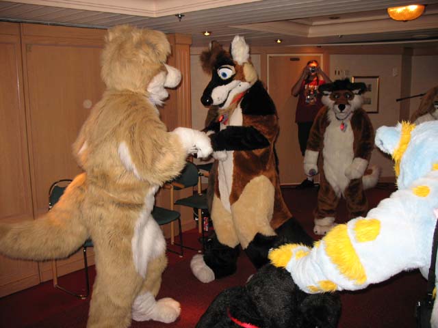 038-fursuitdance.jpg