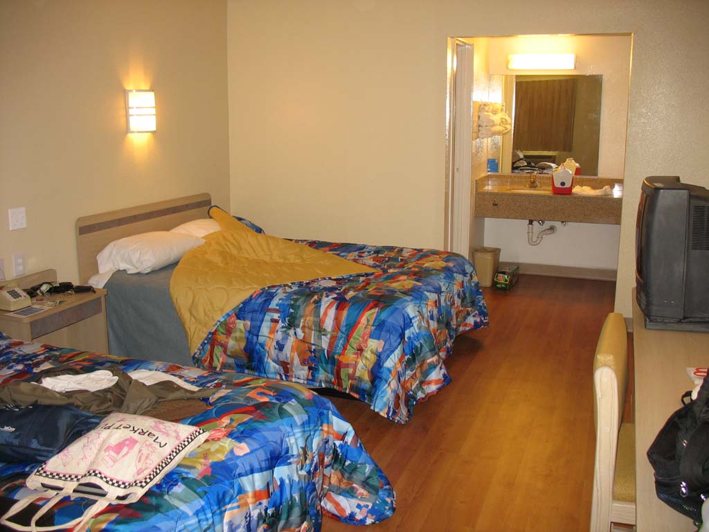 cctucson017-hardwoodmotel.jpg